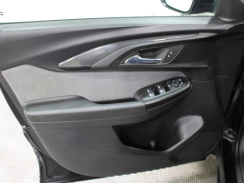 Used 2023 Chevrolet TrailBlazer LS FWD image 6