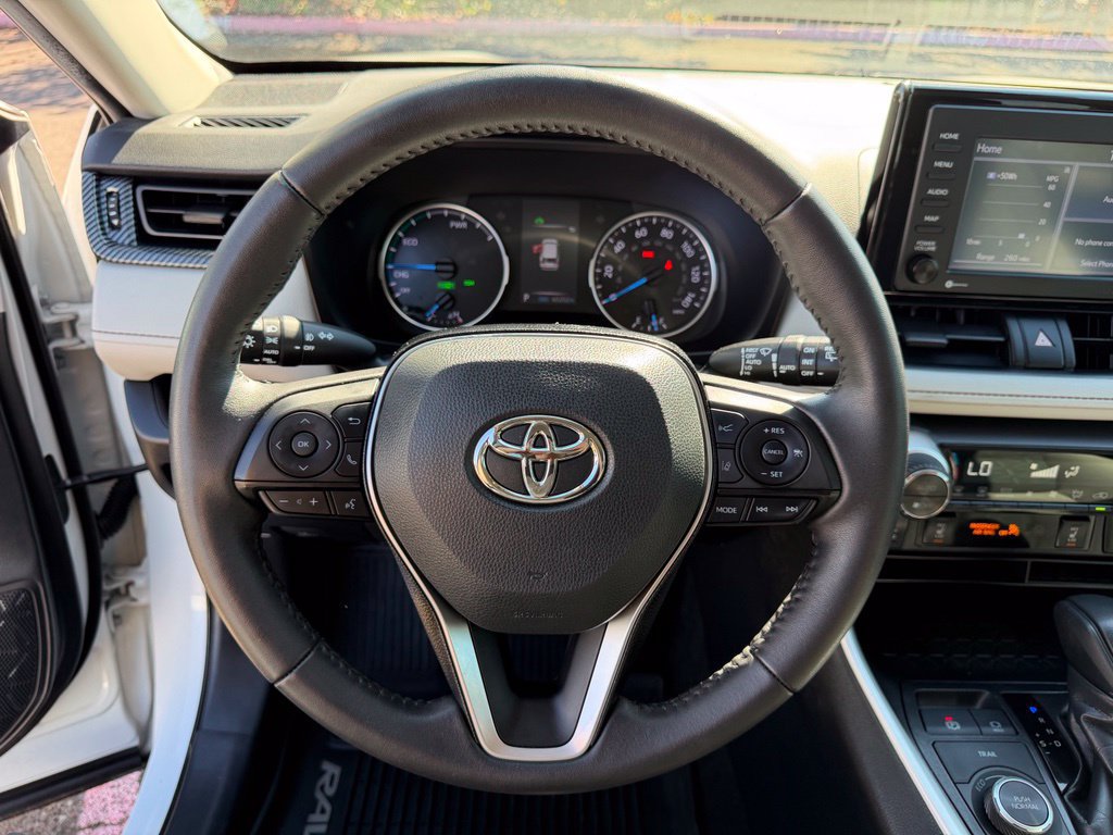 Used 2020 Toyota RAV4 XLE w/ XLE Grade Weather Package AWD/4WD image 19