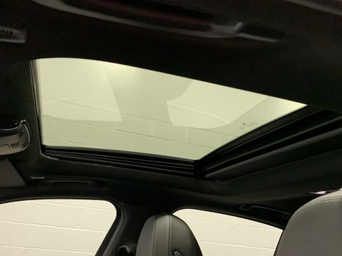 Used 2025 BMW 330i Sedan w/ M Sport Package image 14