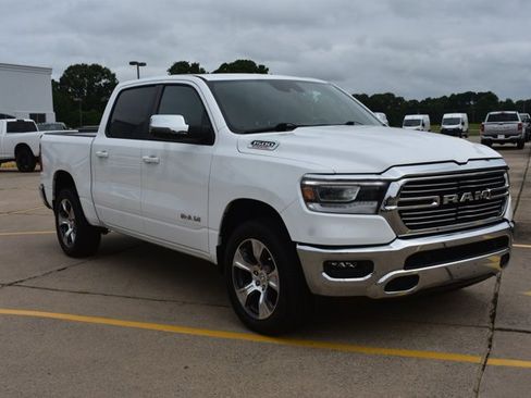 Used 2023 RAM 1500 Laramie AWD/4WD image 3