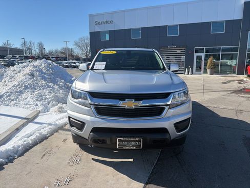 Used 2016 Chevrolet Colorado LT image 2