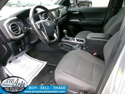 Used 2016 Toyota Tacoma TRD Off-Road w/ Exterior Package image 19