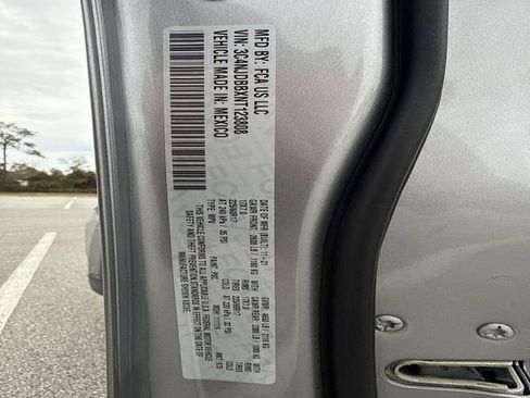 Used 2022 Jeep Compass Latitude w/ Sun and Sound Group image 38