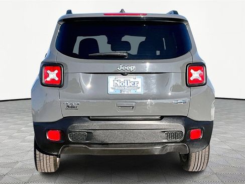 Used 2022 Jeep Renegade Latitude image 4