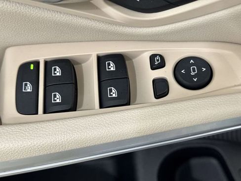 Used 2020 BMW 330i xDrive Sedan w/ Premium Package image 23