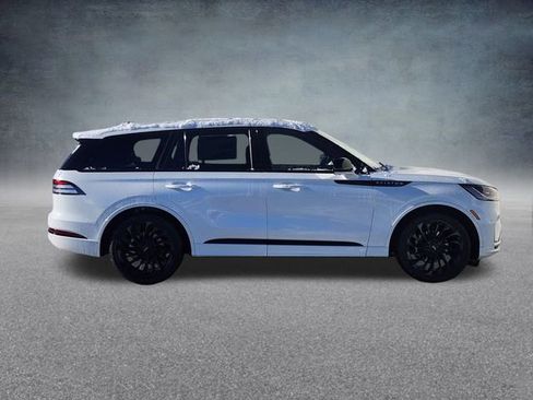 New 2026 Lincoln Aviator Reserve image 8