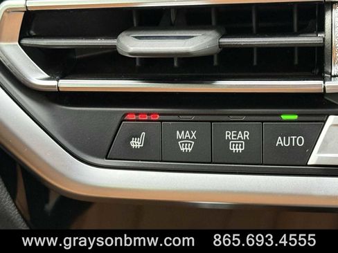 Used 2025 BMW X4 M40i w/ Premium Package image 24