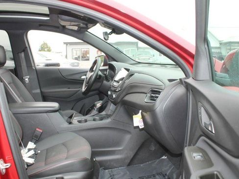 Used 2023 Chevrolet Equinox RS image 11