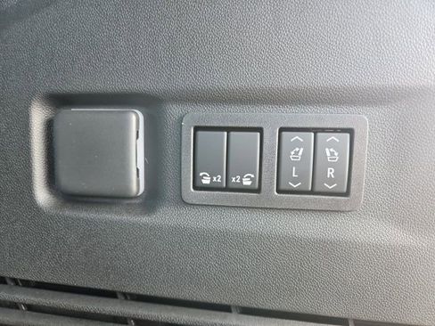New 2026 GMC Yukon XL Elevation AWD/4WD image 19