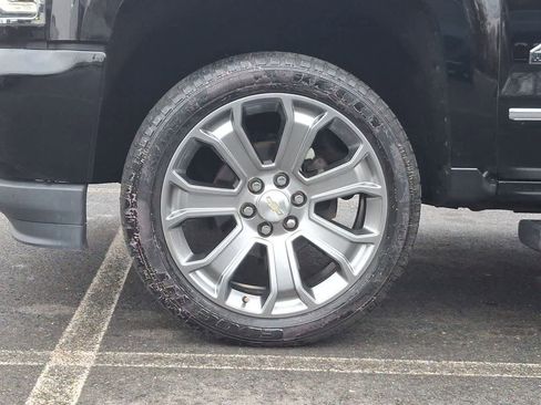 Used 2018 Chevrolet Silverado 1500 High Country image 29