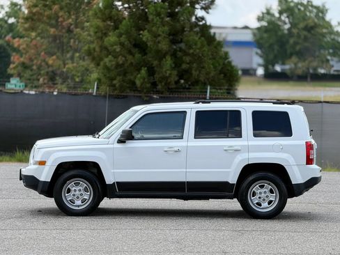 Used 2016 Jeep Patriot Sport w/ Power Value Group AWD/4WD image 8