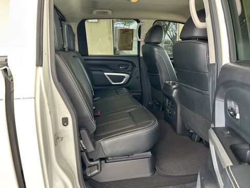 Used 2019 Nissan Titan PRO-4X w/ Pro-4x Convenience Package image 29