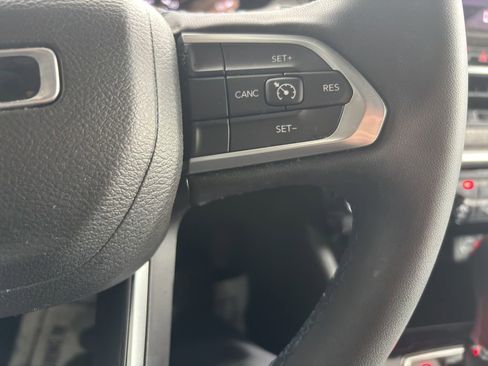 Used 2022 Jeep Compass Latitude FWD image 25