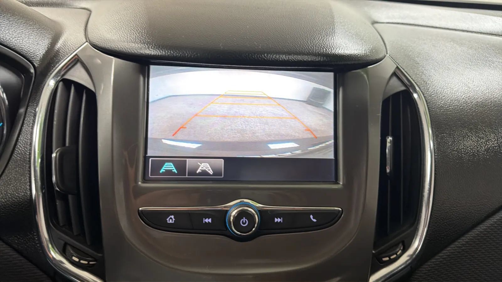 Used 2017 Chevrolet Cruze LT w/ Convenience Package FWD image 14