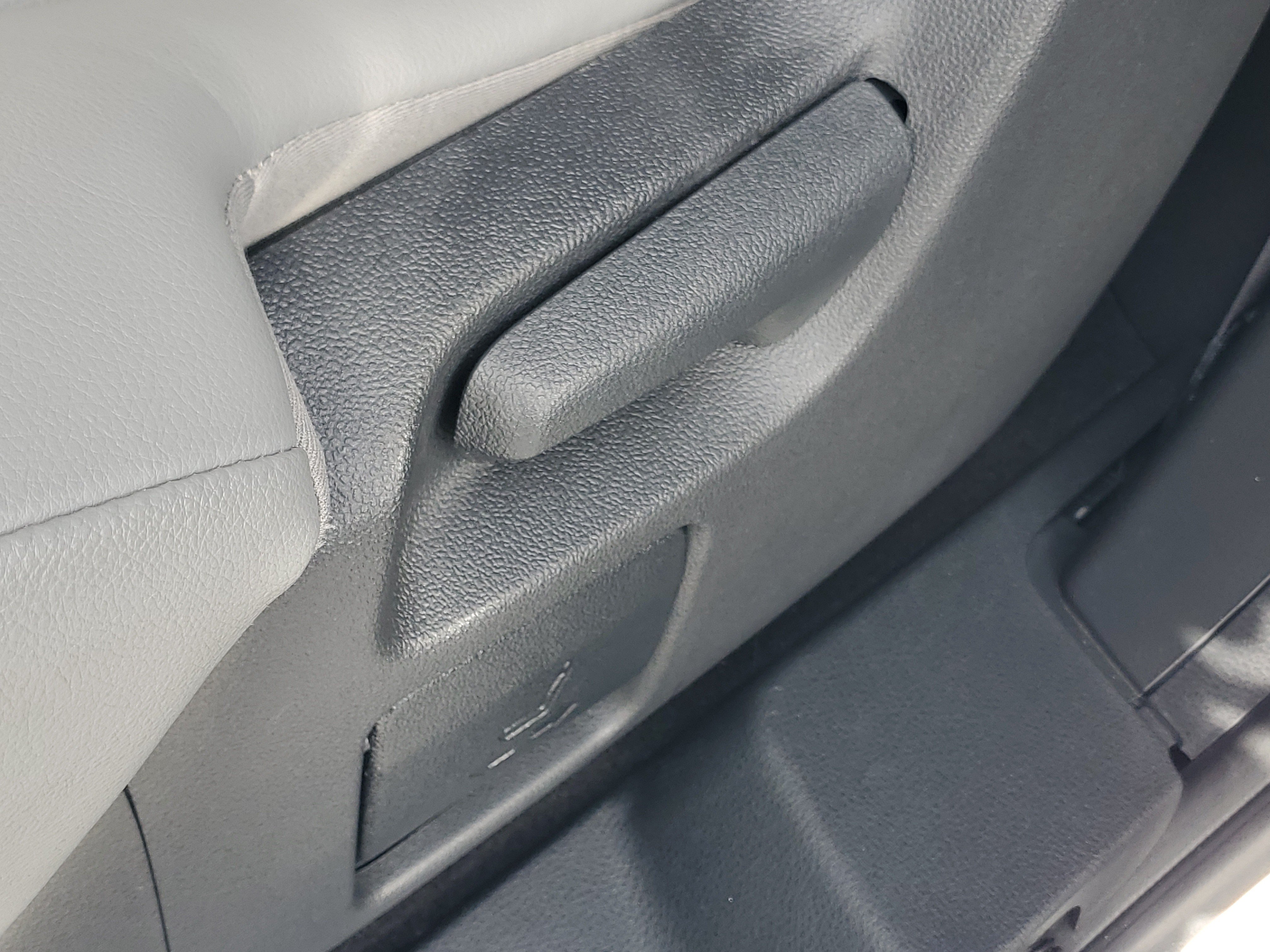 Certified 2025 Toyota Sienna XLE FWD image 13