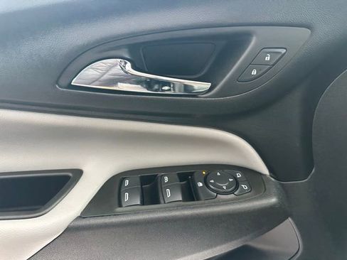 Certified 2024 Chevrolet Equinox LS w/ Driver Confidence II Package image 23