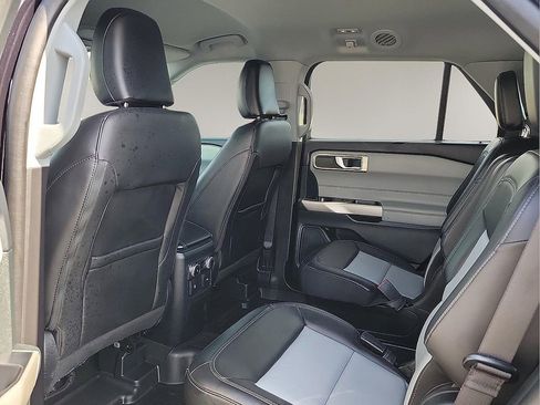 Used 2023 Ford Explorer XLT w/ Equipment Group 202A image 10