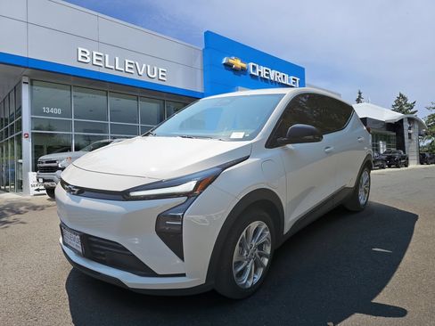 New 2027 Chevrolet Bolt LT w/ Comfort Package FWD image 3