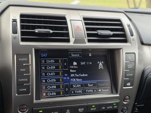 Used 2021 Lexus GX 460 Luxury w/ Accessory Package AWD/4WD image 23