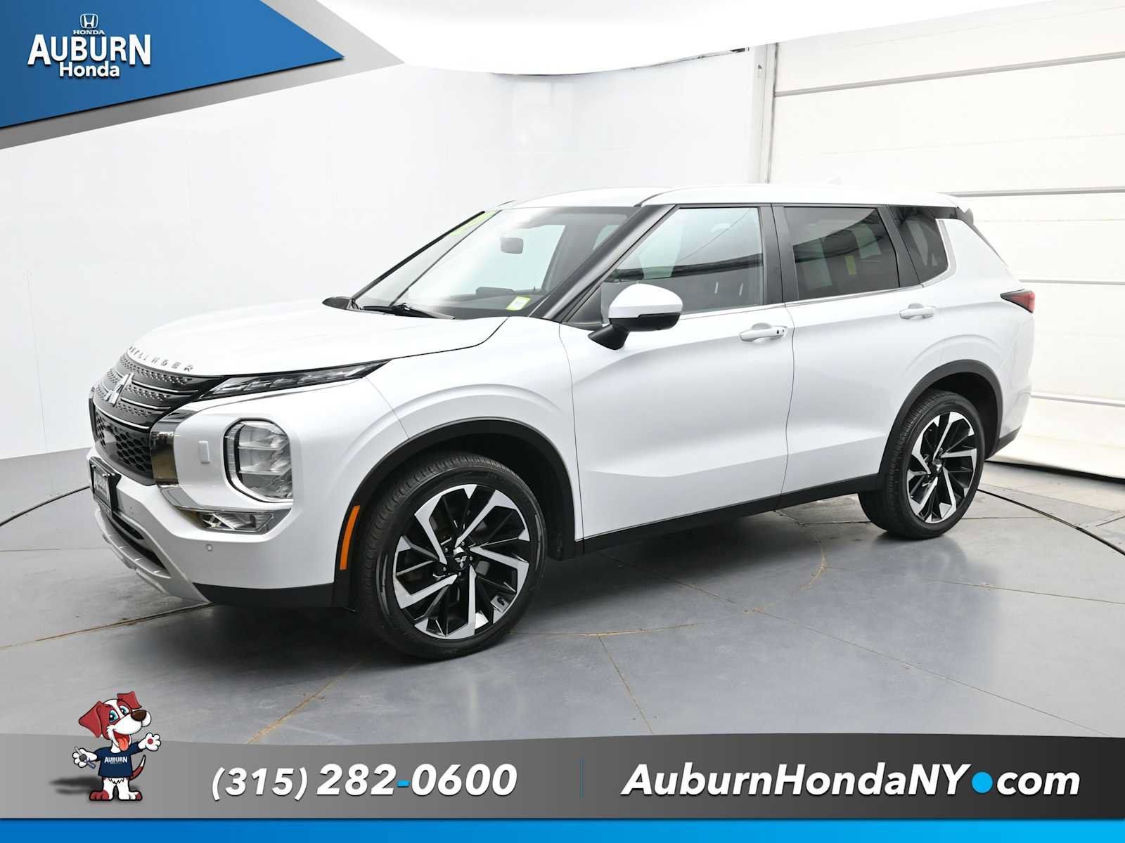 Used 2022 Mitsubishi Outlander SE AWD/4WD image 2