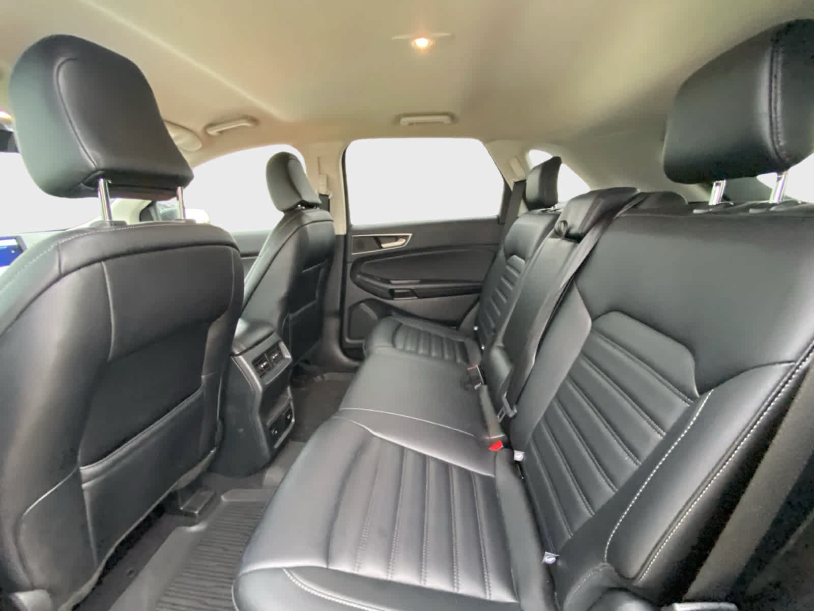 Used 2024 Ford Edge SEL w/ Convenience Package AWD/4WD image 12