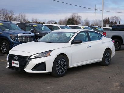 Used 2024 Nissan Altima 2.5 SV