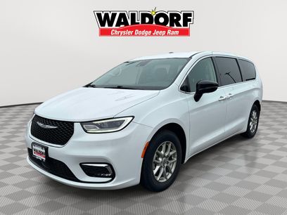 Used 2024 Chrysler Pacifica Touring-L