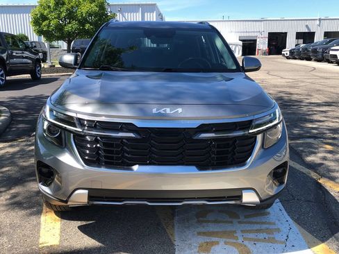 Used 2024 Kia Seltos S AWD/4WD image 16