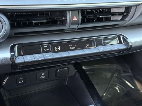 Used 2023 Toyota Prius LE image 11