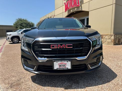 Used 2022 GMC Terrain SLE w/ Driver Convenience Package FWD image 3