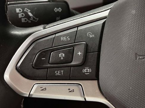 Used 2023 Volkswagen Atlas Cross Sport SE w/ Black Wheel Package AWD/4WD image 18