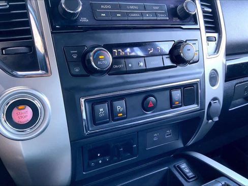 Used 2020 Nissan Titan SV w/ SV Convenience Package image 32