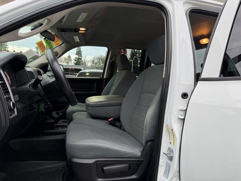 Used 2017 RAM 3500 Tradesman w/ Chrome Appearance Group image 18