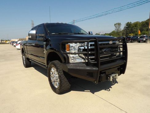 Used 2020 Ford F250 Lariat w/ Lariat Ultimate Package image 4