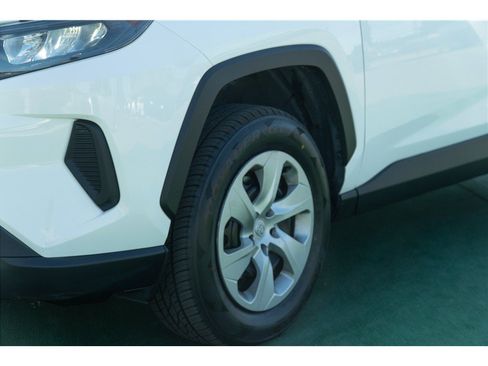 Used 2019 Toyota RAV4 LE FWD image 26