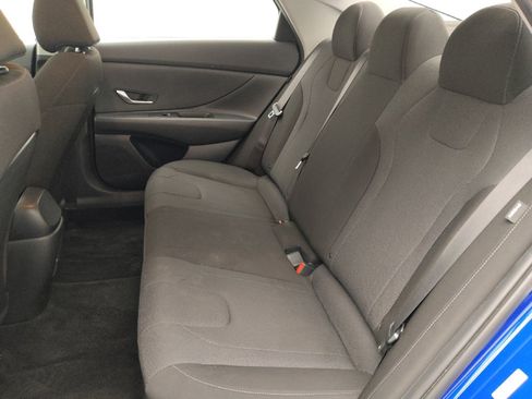 Used 2024 Hyundai Elantra SE FWD image 18