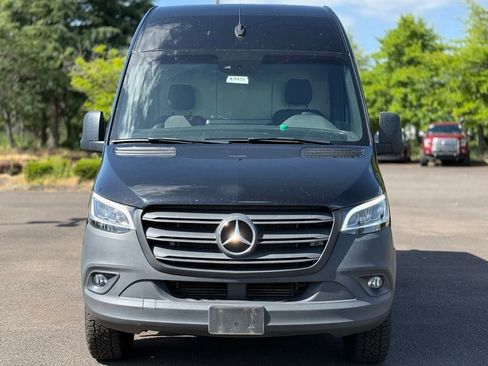 Used 2023 Mercedes-Benz Sprinter 1500 image 8