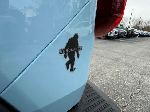 New 2025 Ford Bronco Heritage Edition image 12