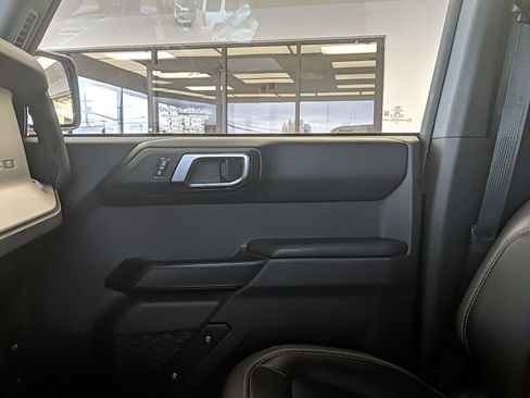 Used 2025 Ford Bronco Outer Banks image 20