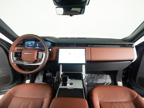 Used 2025 Land Rover Range Rover SV AWD/4WD image 33