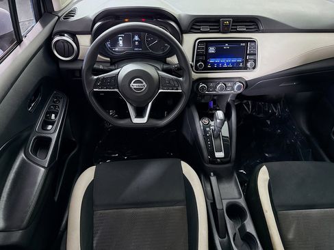 Used 2021 Nissan Versa SV image 17