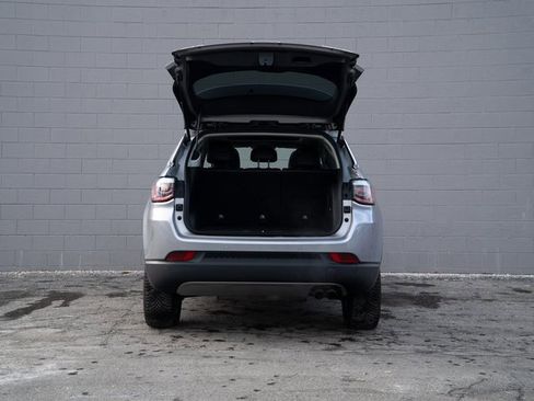 Used 2018 Jeep Compass Limited w/ Navigation Group image 14