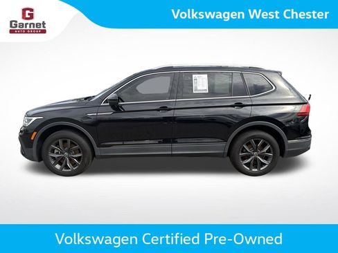 Certified 2023 Volkswagen Tiguan SE w/ Panoramic Sunroof Package AWD/4WD image 2