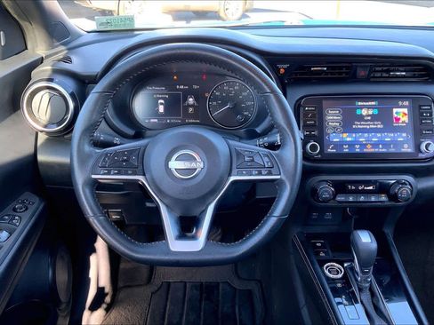 Used 2023 Nissan Kicks SR image 6