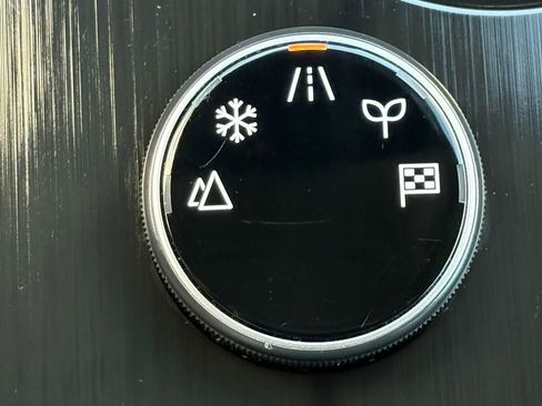 Used 2023 Nissan Rogue SV image 26