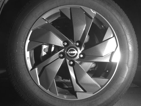 Used 2025 Nissan Rogue SV AWD/4WD image 12