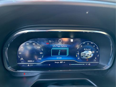 Used 2023 Chevrolet Tahoe RST image 15