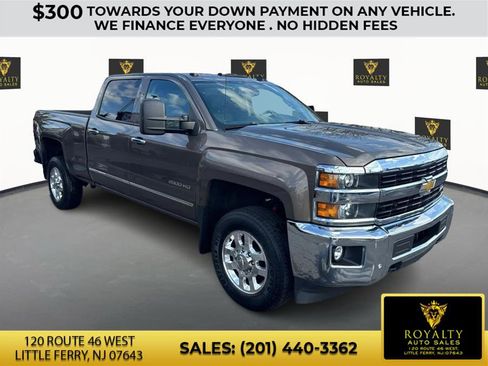 Used 2015 Chevrolet Silverado 2500 LTZ w/ LTZ Plus Package image 3