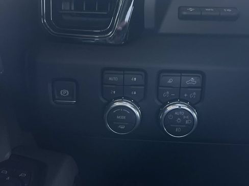 New 2026 GMC Sierra 2500 AT4 w/ AT4 Premium Plus Package AWD/4WD image 18