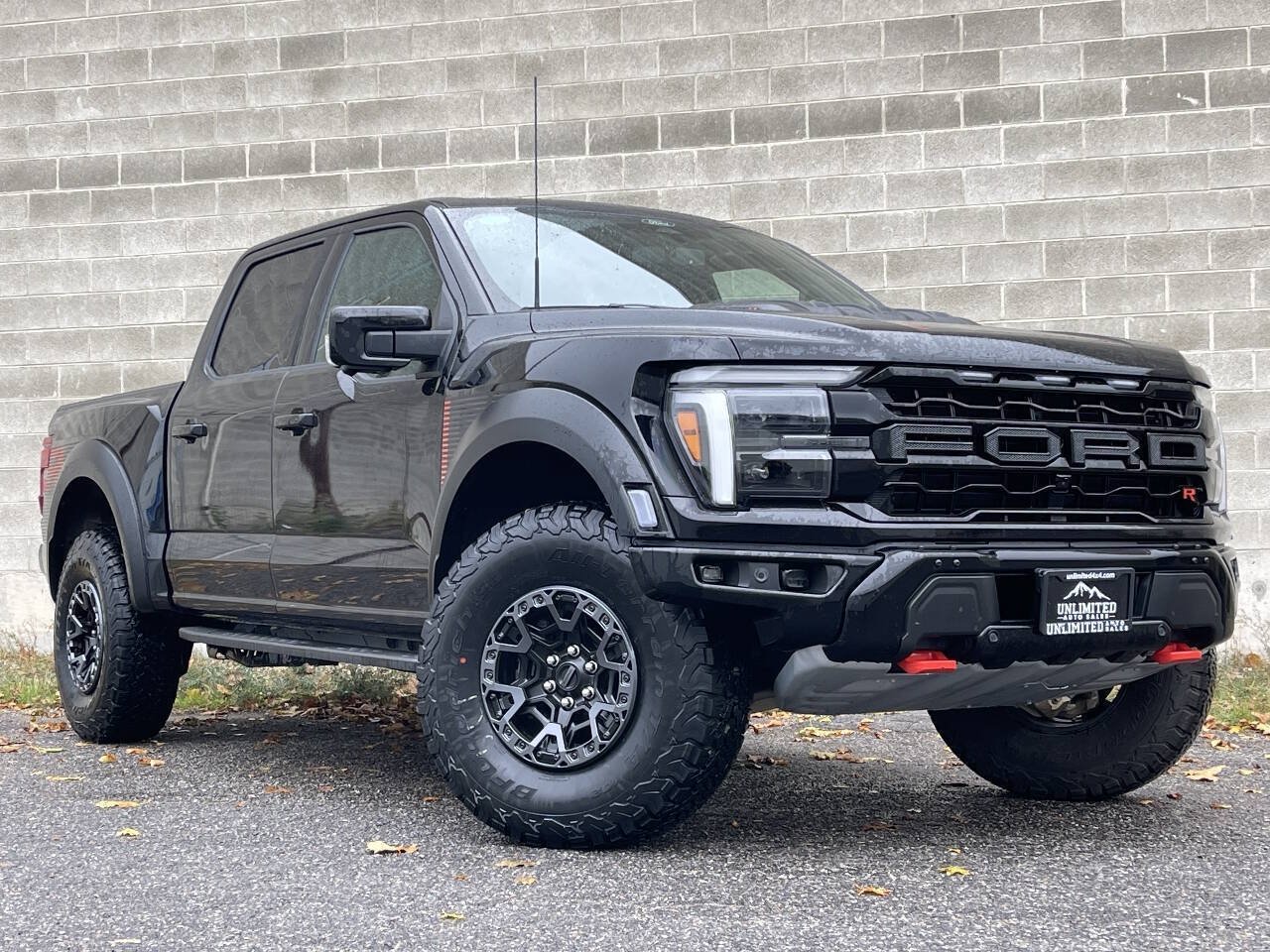 Used 2025 Ford F150 Raptor w/ Equipment Group 803A Raptor R AWD/4WD image 2